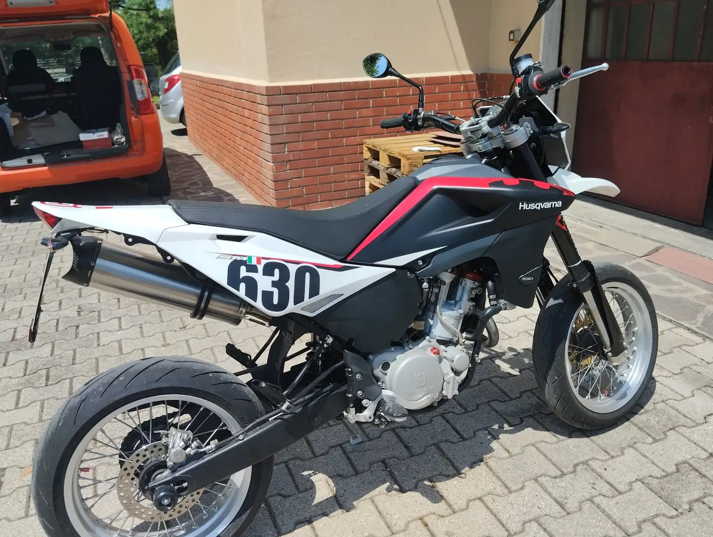 Husqvarna SM 630 Blanc - 2