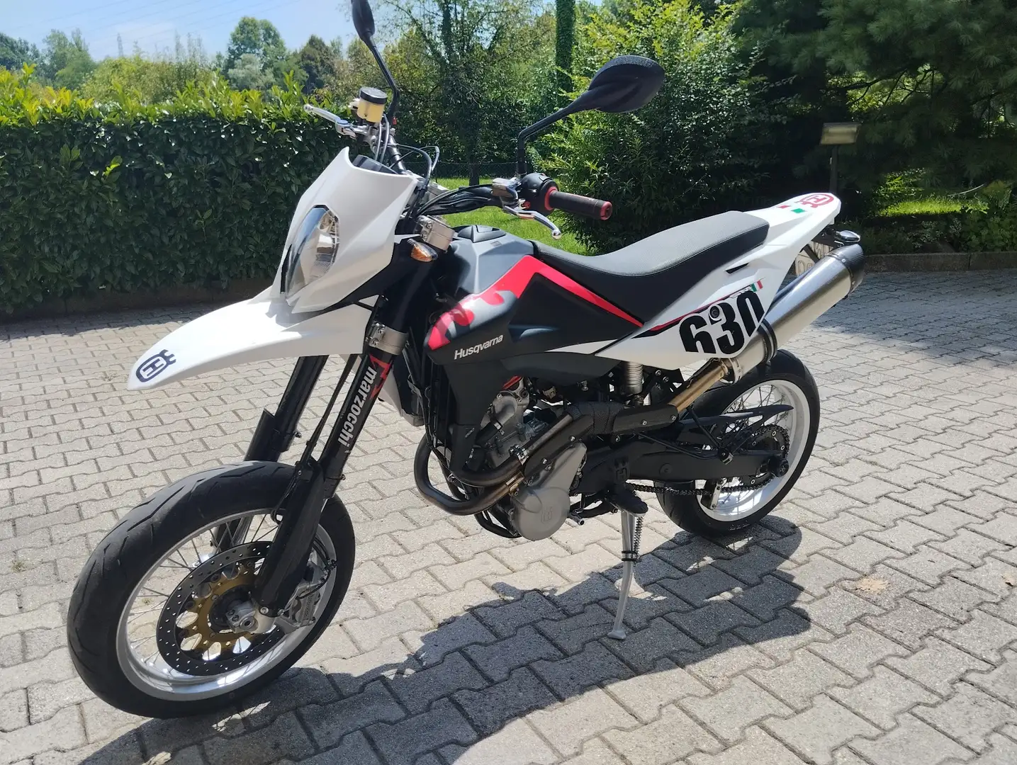 Husqvarna SM 630 Blanc - 1