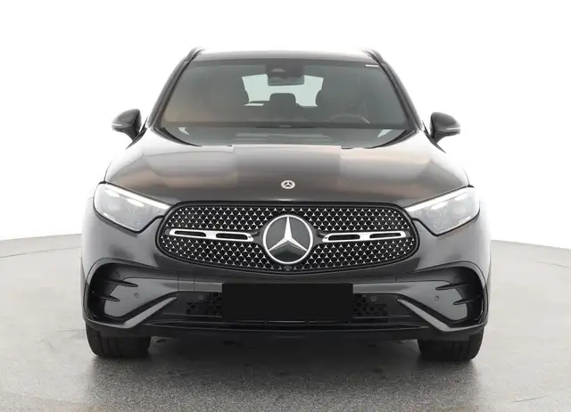 Mercedes-Benz GLC view 4