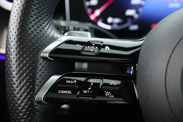 Mercedes-Benz GLC view 8