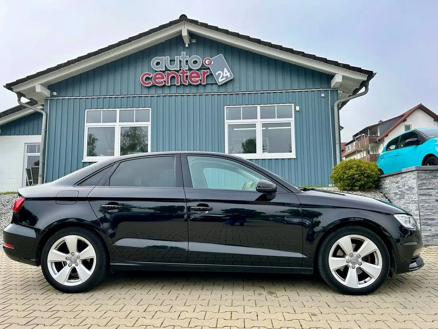 Audi A3 Limousine ambition°Navi° Schwarz - 2