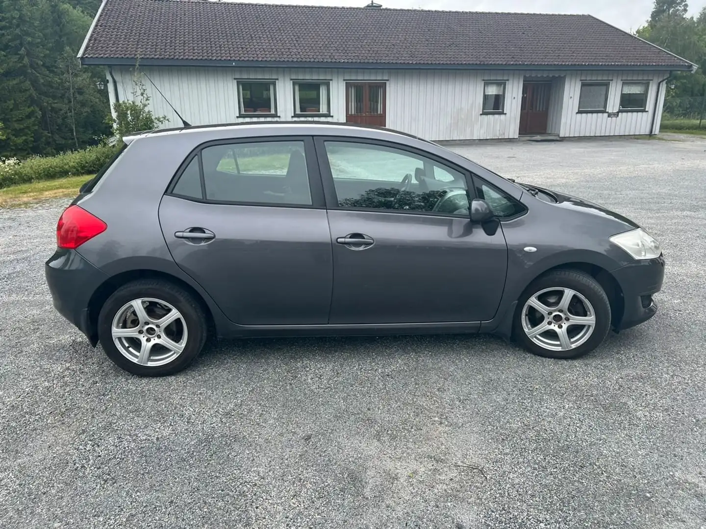 Toyota Auris Auris 90 D-4D Linéa Luna Gris - 2