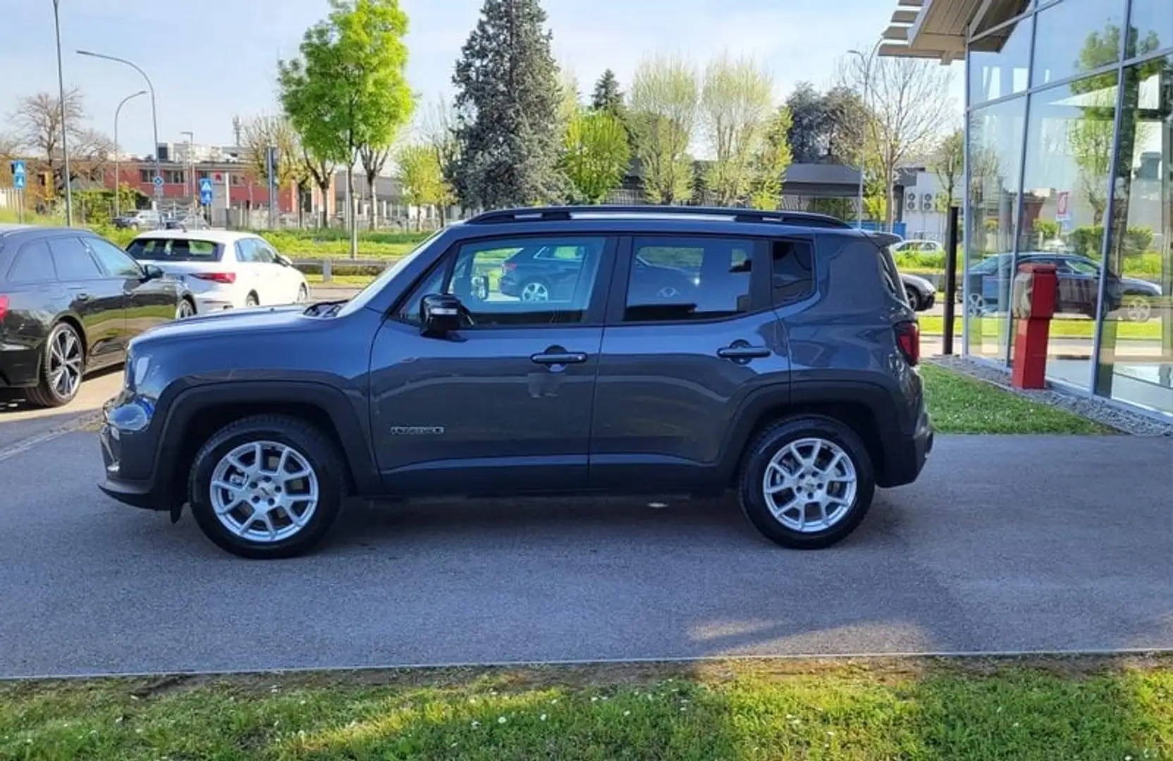 Jeep Renegade 1.5 Turbo T4 MHEV Limited Grijs - 2