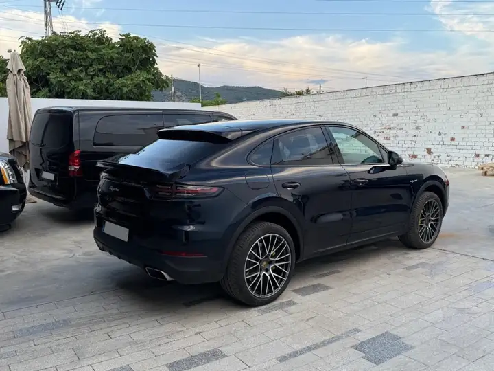 Porsche Cayenne Coupé E-Hybrid 3.0 2020, foto 10