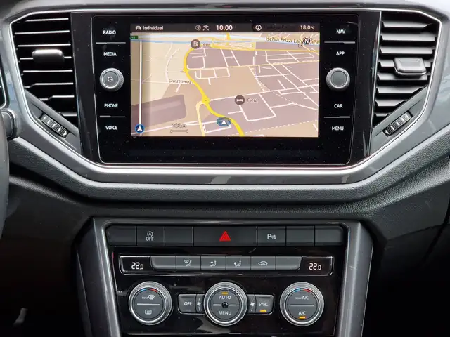 Volkswagen T-Roc view 14