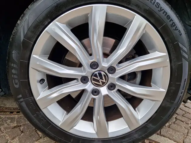 Volkswagen T-Roc view 7