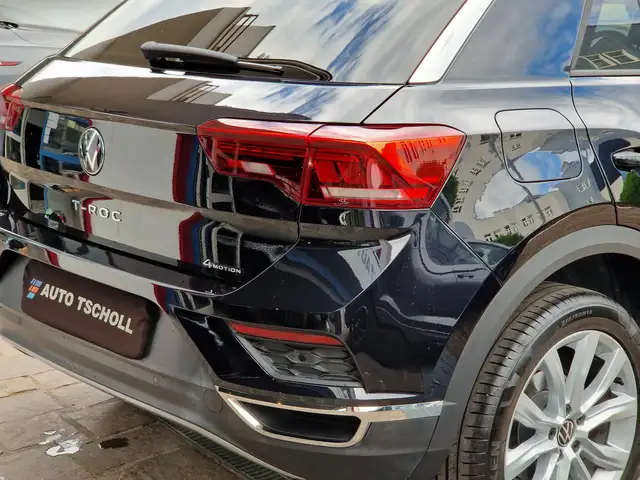 Volkswagen T-Roc view 5