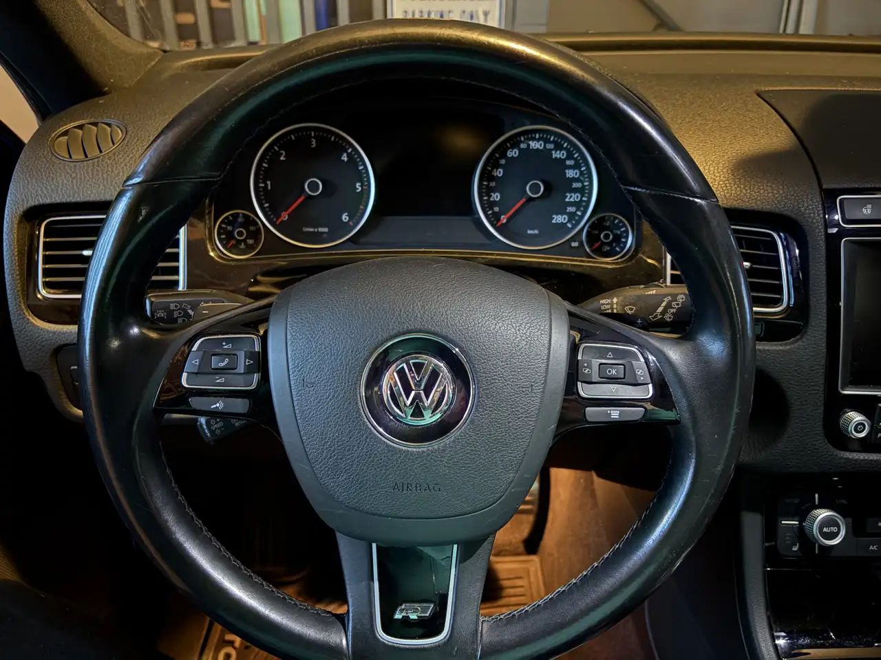 Volkswagen Touareg снимка Volkswagen Touareg