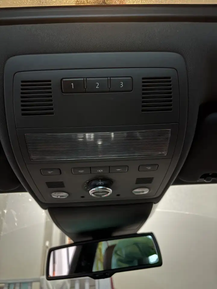 Volkswagen Touareg снимка Volkswagen Touareg