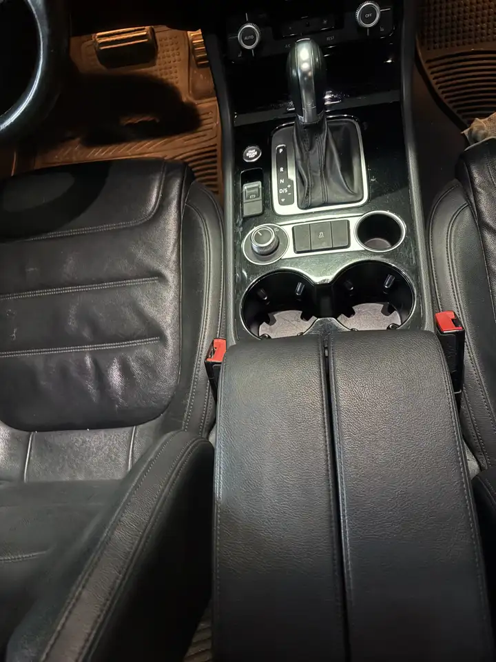 Volkswagen Touareg снимка Volkswagen Touareg