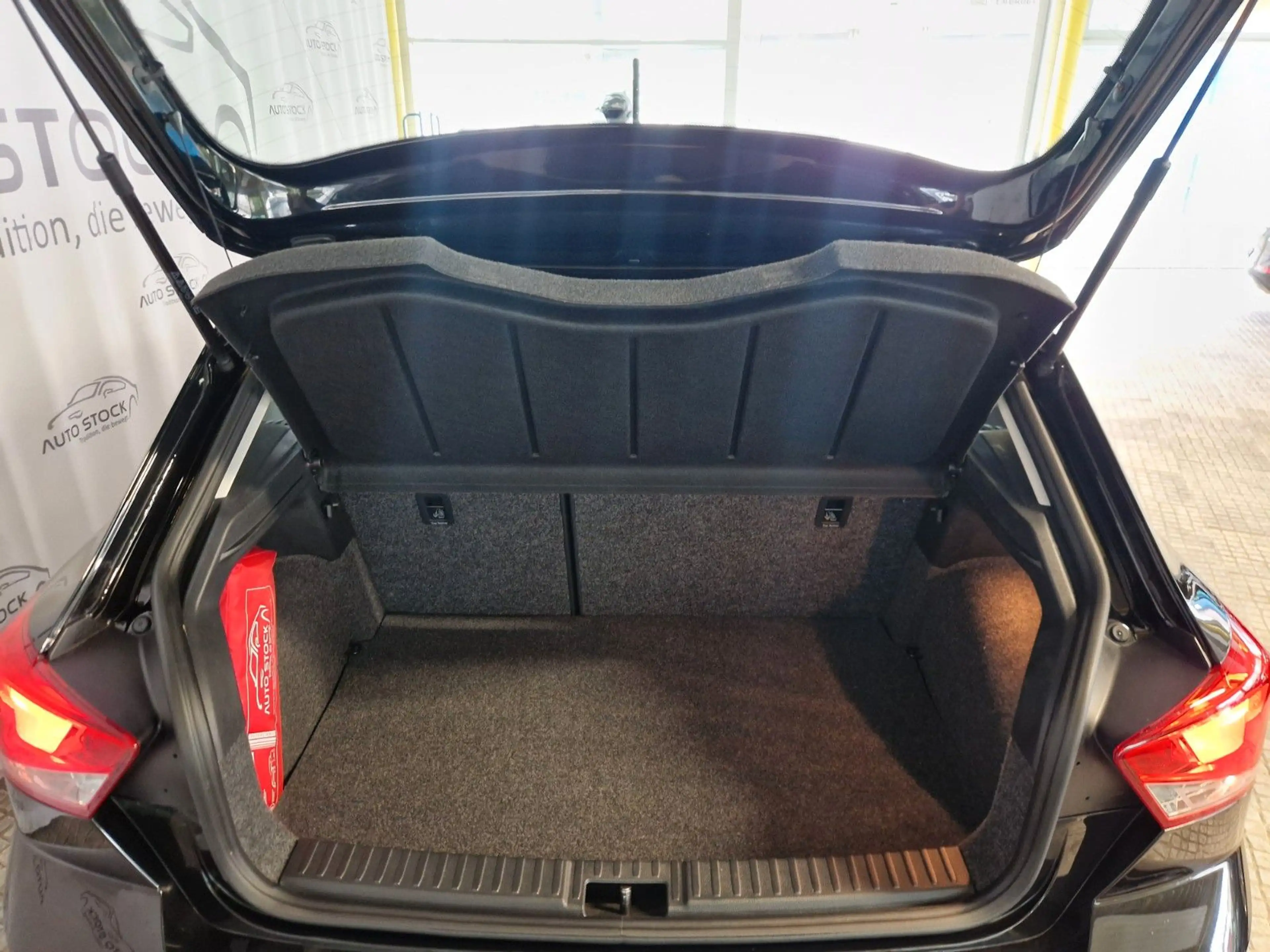 SEAT Ibiza 1.0 TGI Style Klima Sitzheizung PDC Tempom — photo 13