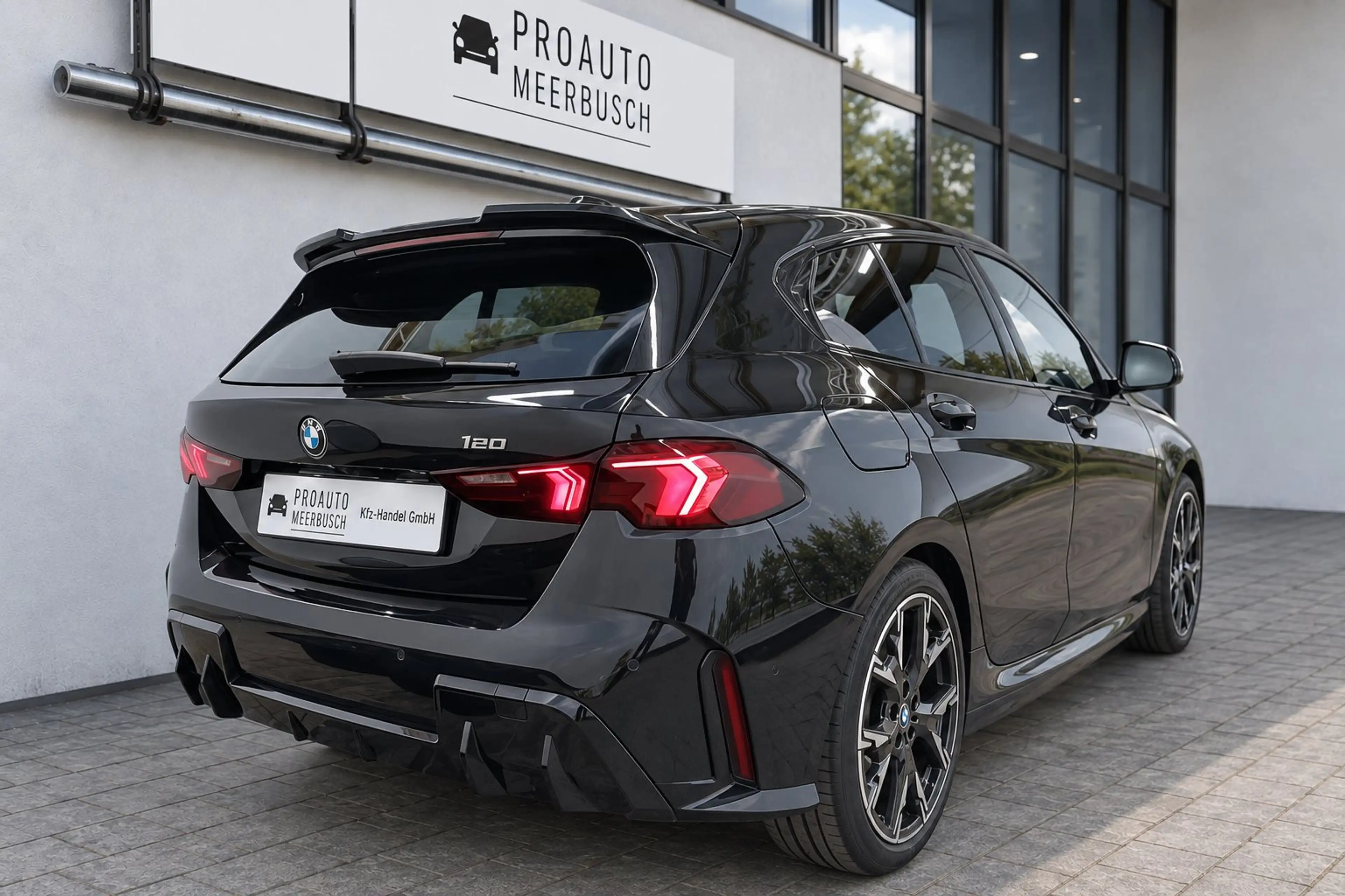 BMW 120 M Sport PRO MASSAGE/HUD/360°/H&K/ACC/19"/GLOW — photo 2