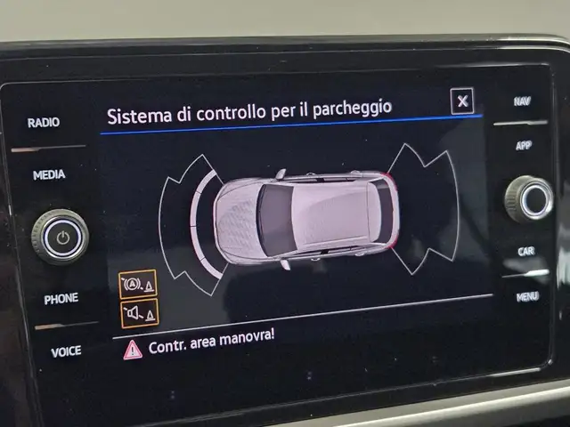Volkswagen T-Roc view 15