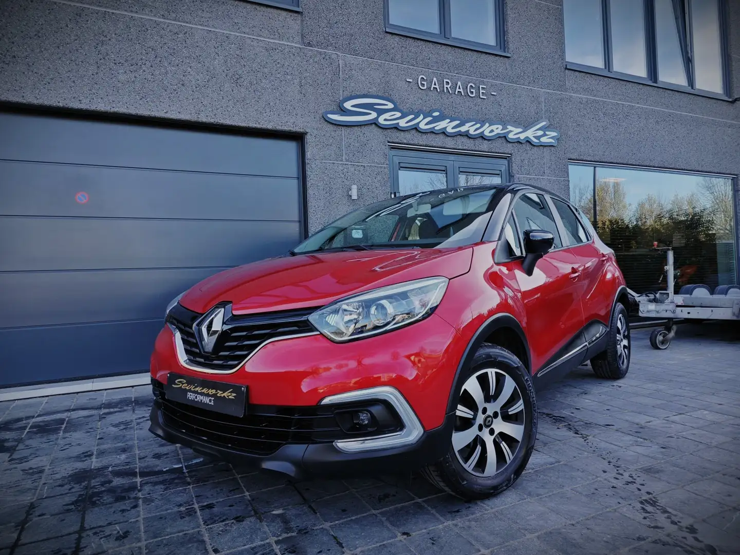 Renault Captur 0.9 TCe / Red Edition / 86.850KM / Airco Rouge - 1