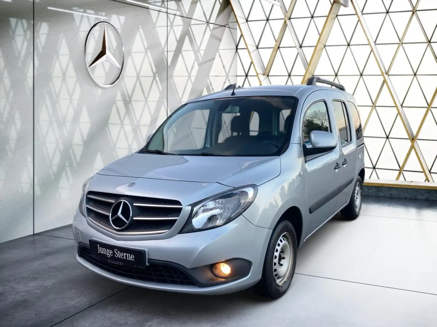 Mercedes-Benz Citan 111 CDI Tourer EDITION Lang Cam+PTS+SHZ Silber - 1