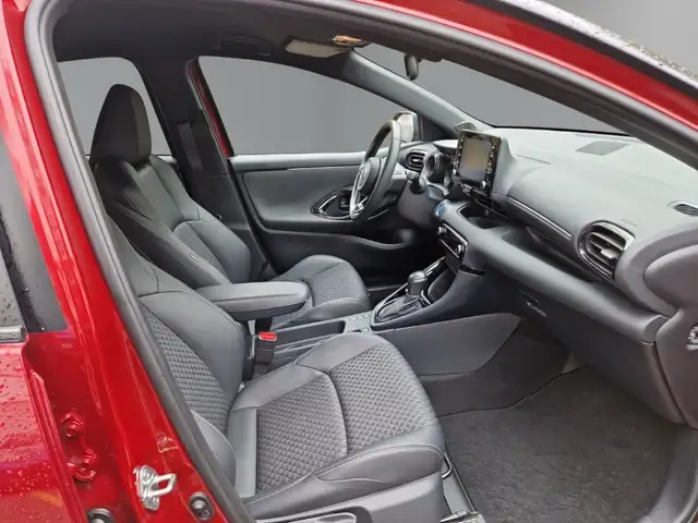 Toyota Yaris view 12