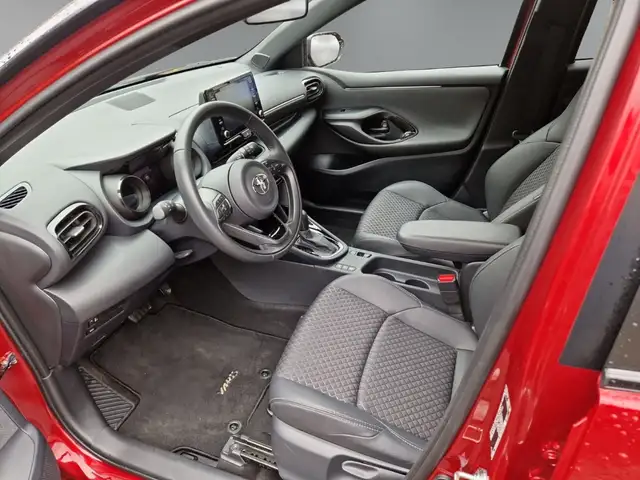 Toyota Yaris view 10