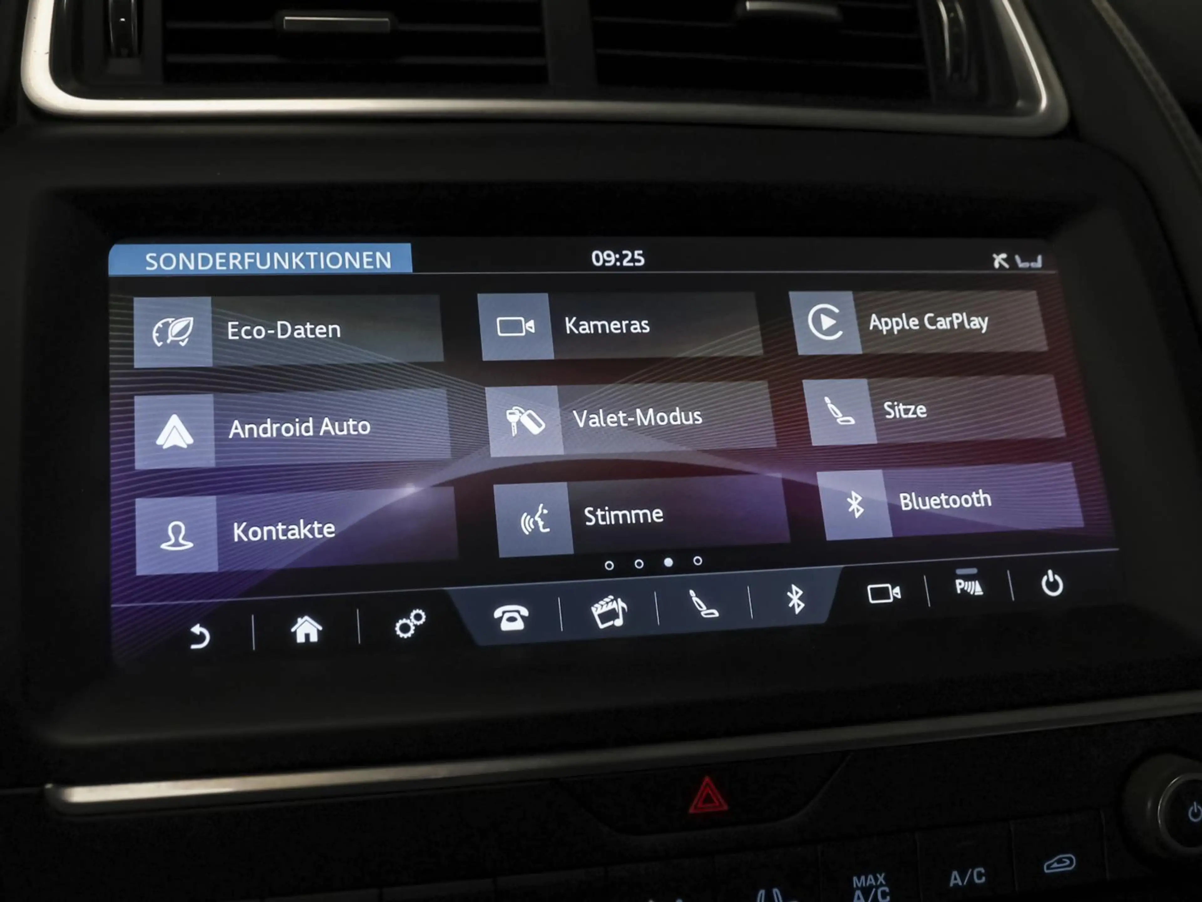 Jaguar E-Pace D150 AWD LED CARPLAY KAMERA ALLWETTERREIFEN — photo 13