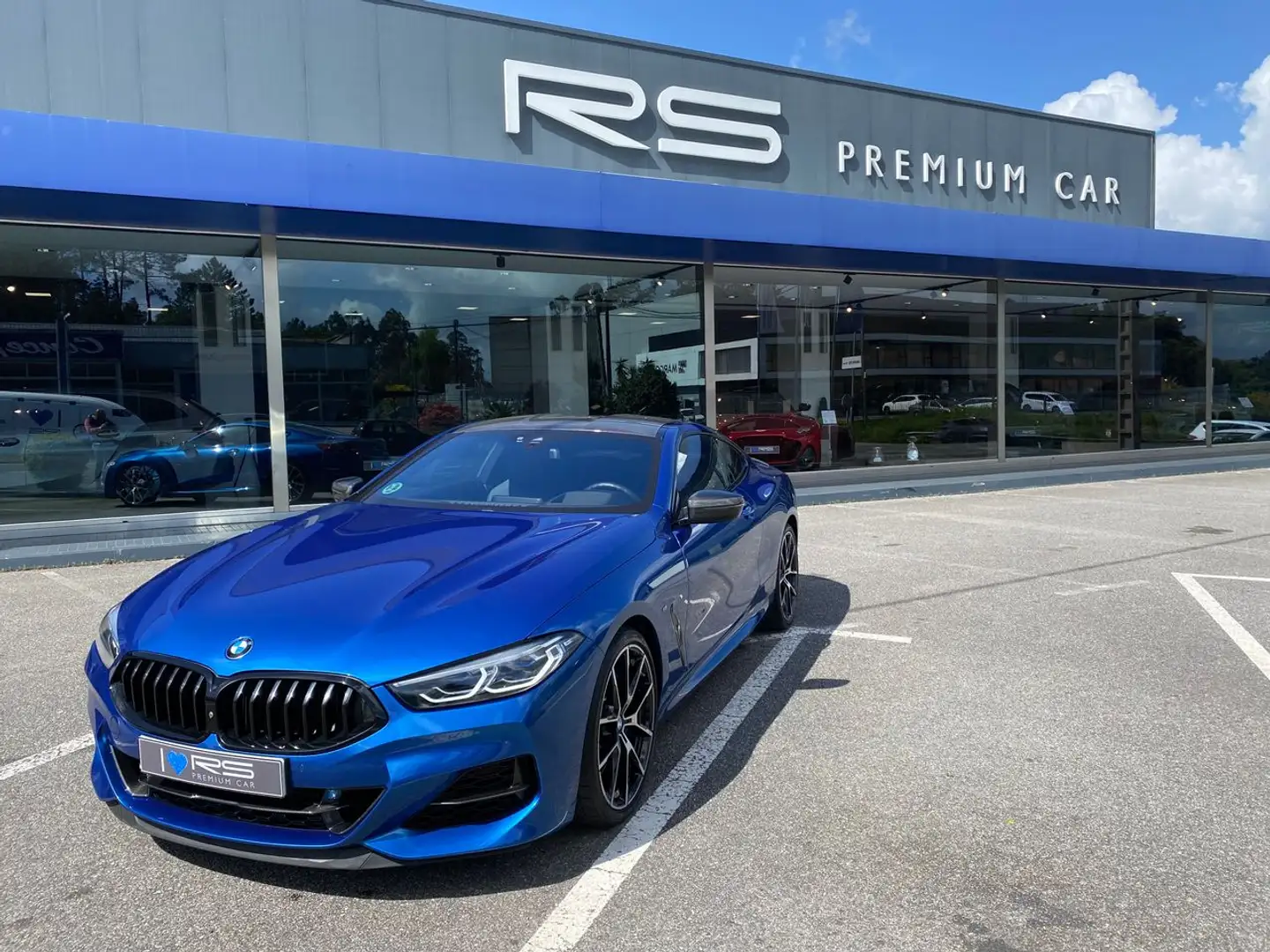 BMW M850 M850i Cabrio xDrive Blauw - 1
