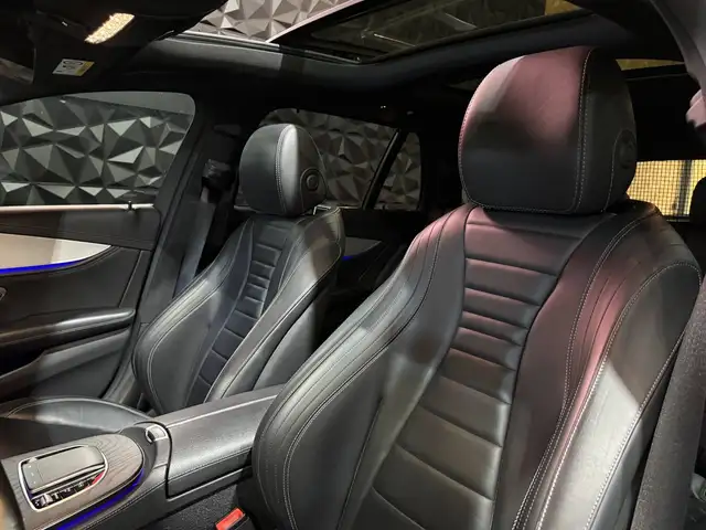 Mercedes-Benz E-Class view 9