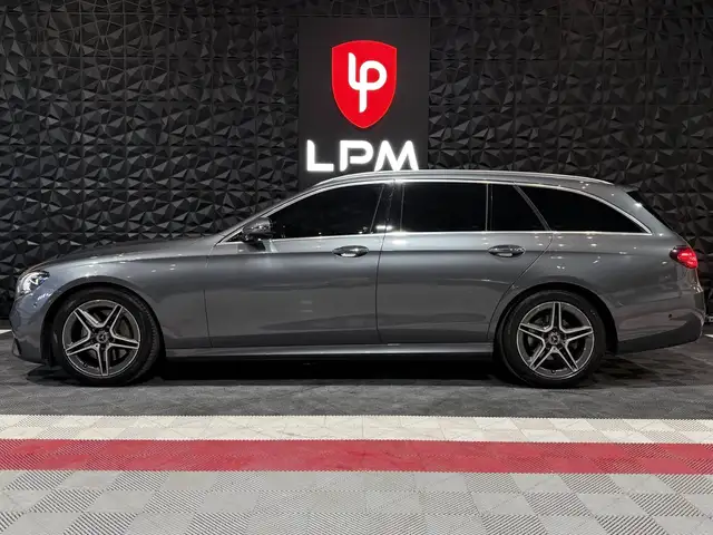 Mercedes-Benz E-Class view 6