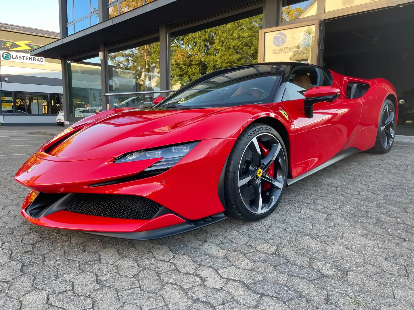 Ferrari SF90 Stradale SF90 STRADALE|LEDS|LOGO|360CAM|CARPLAY|JBL| Rouge - 1