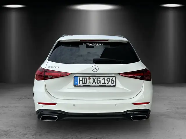 Mercedes-Benz C Class view 4