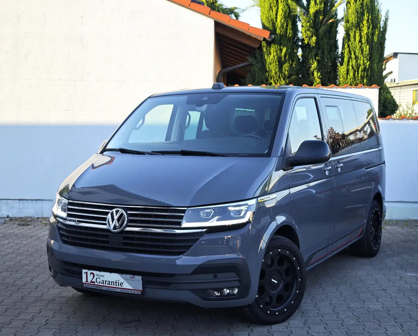 Volkswagen T6.1 Multivan Multivan Edition 4MOTION Grau - 2