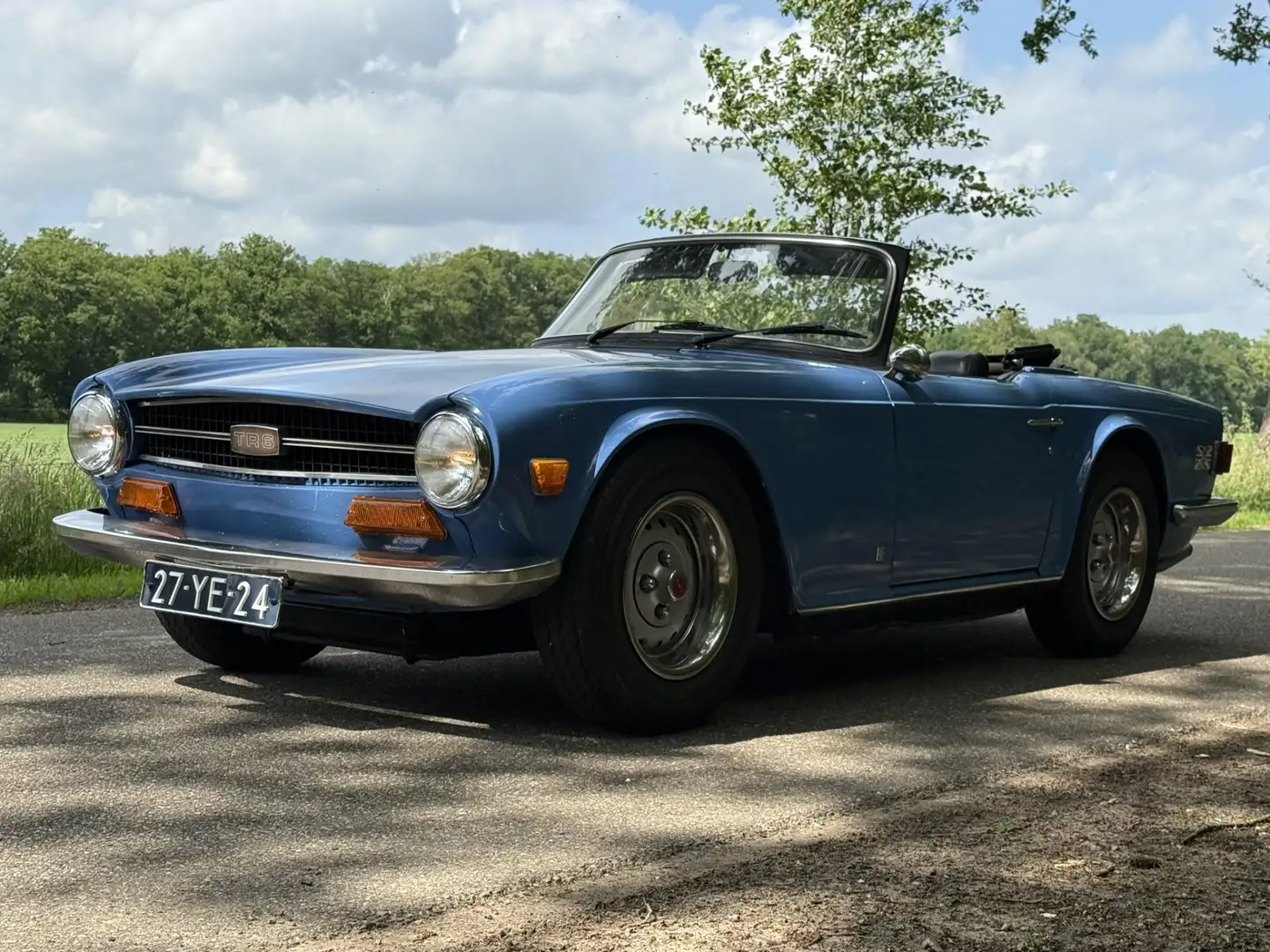 Triumph TR6 Soft Top Blauw - 2
