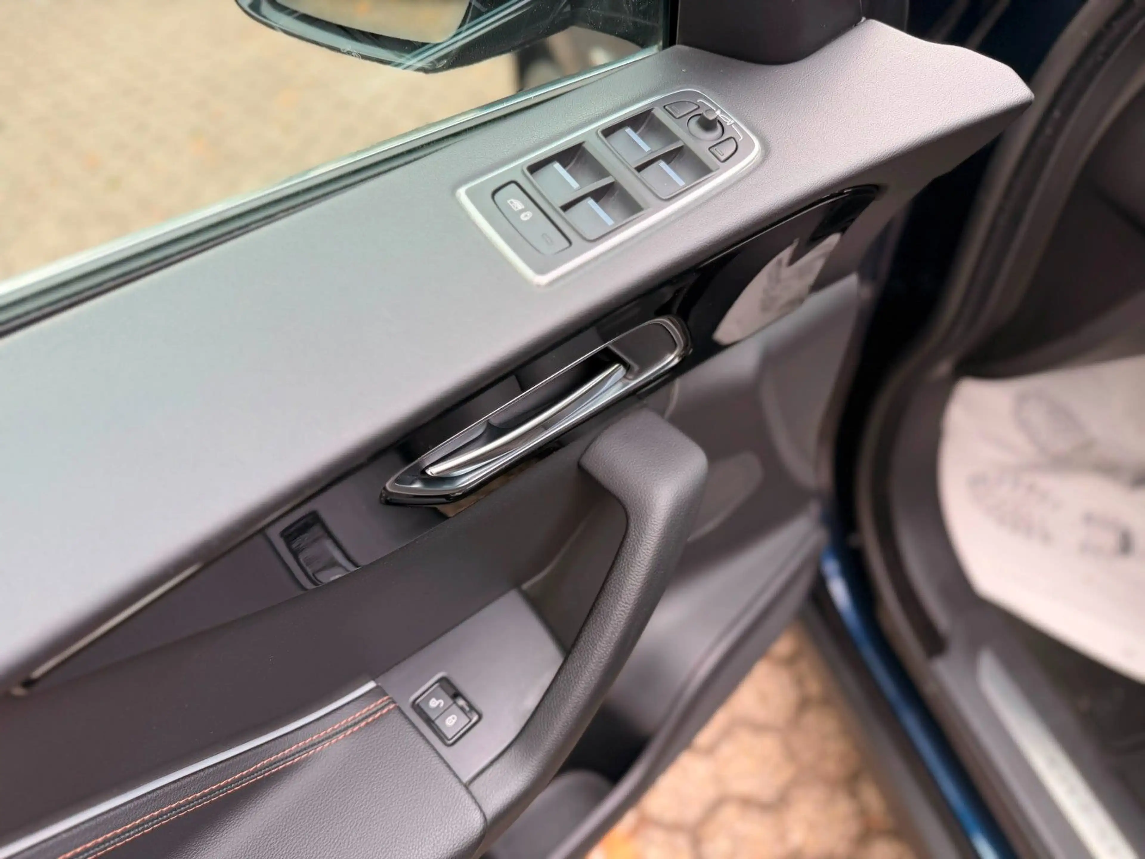Jaguar F-Pace F-PACE 20d Prestige AWD  1.Hand Kette neu ! — photo 9
