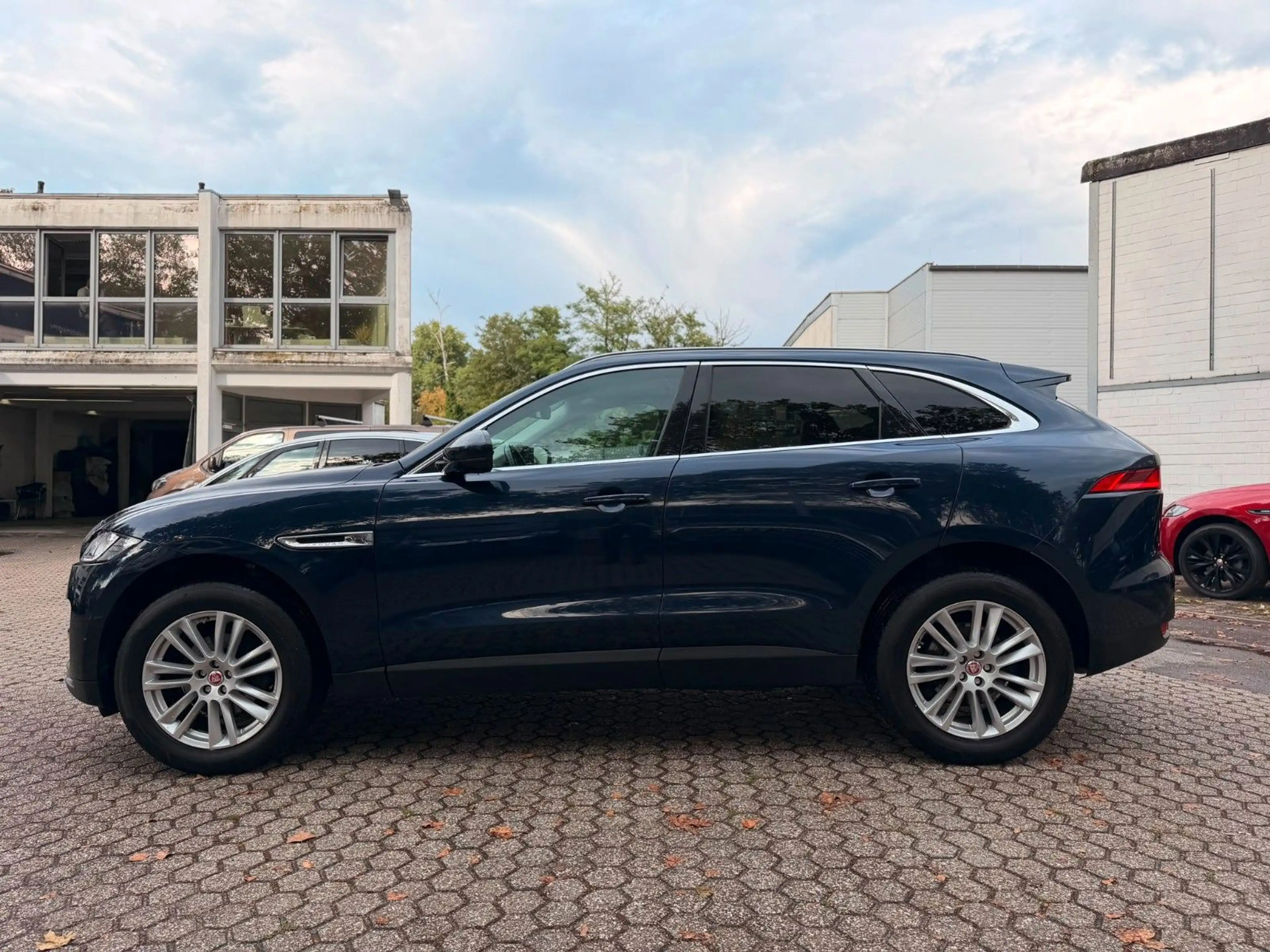 Jaguar F-Pace F-PACE 20d Prestige AWD  1.Hand Kette neu ! — photo 3