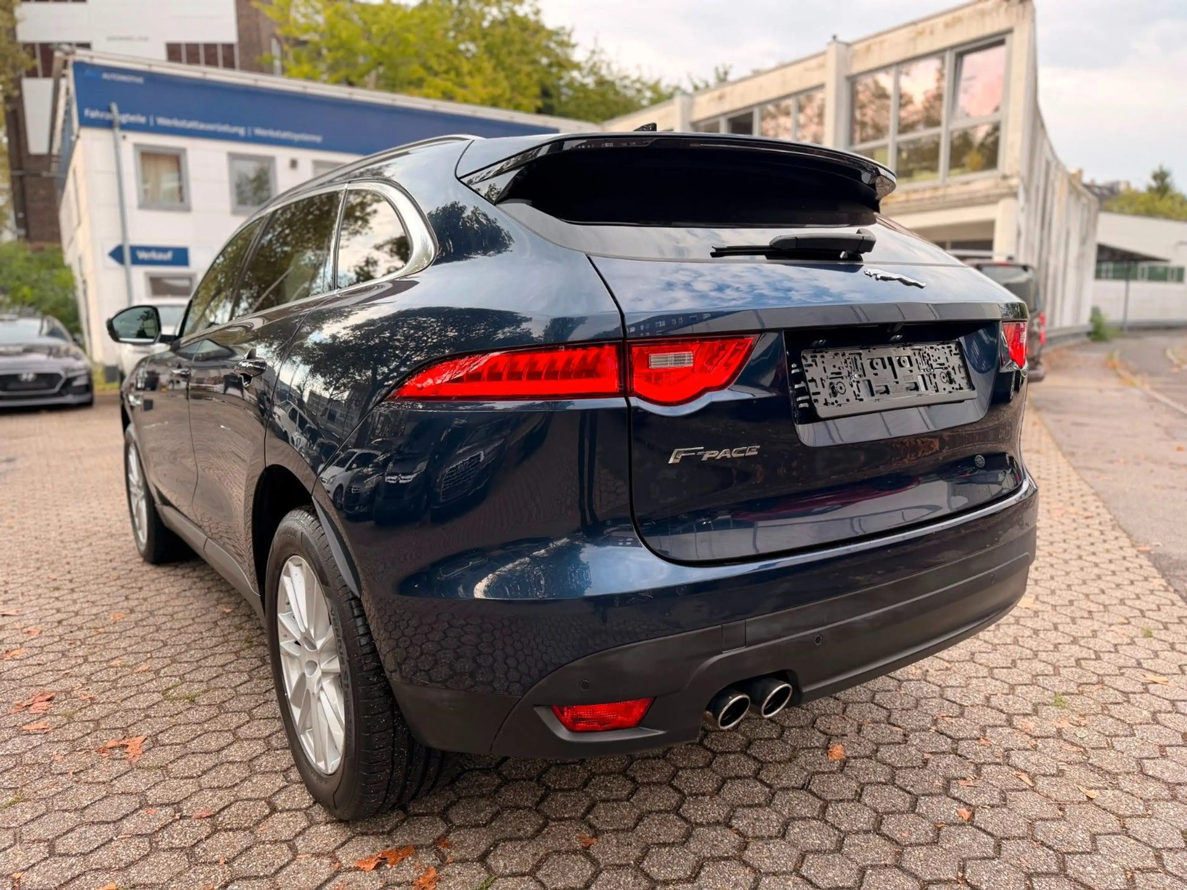 Jaguar F-Pace F-PACE 20d Prestige AWD  1.Hand Kette neu ! — photo 4