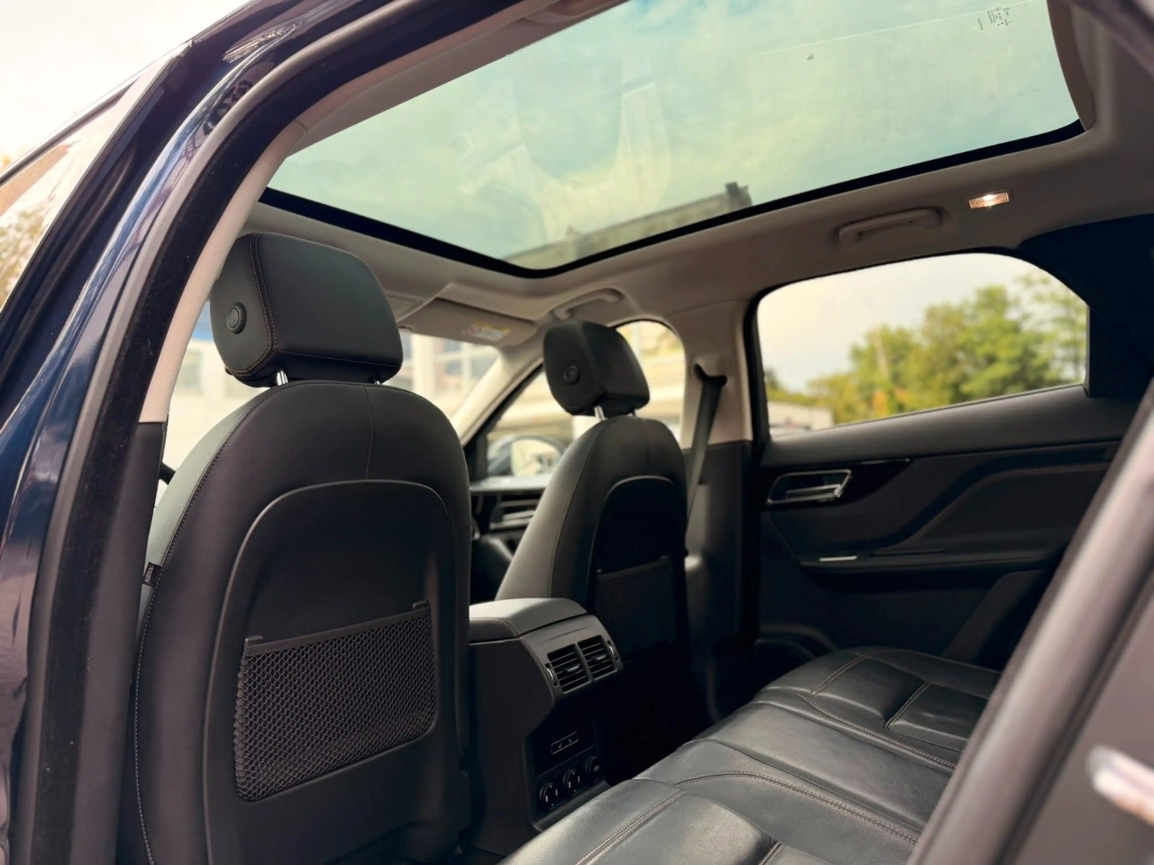 Jaguar F-Pace F-PACE 20d Prestige AWD  1.Hand Kette neu ! — photo 15
