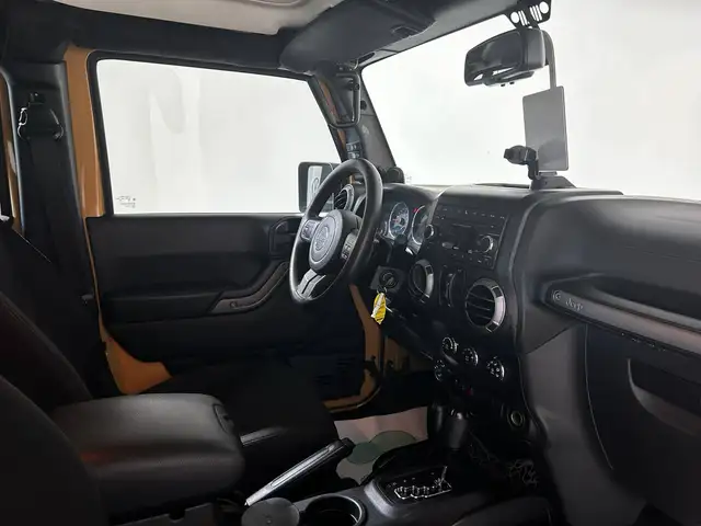 Jeep Wrangler view 11