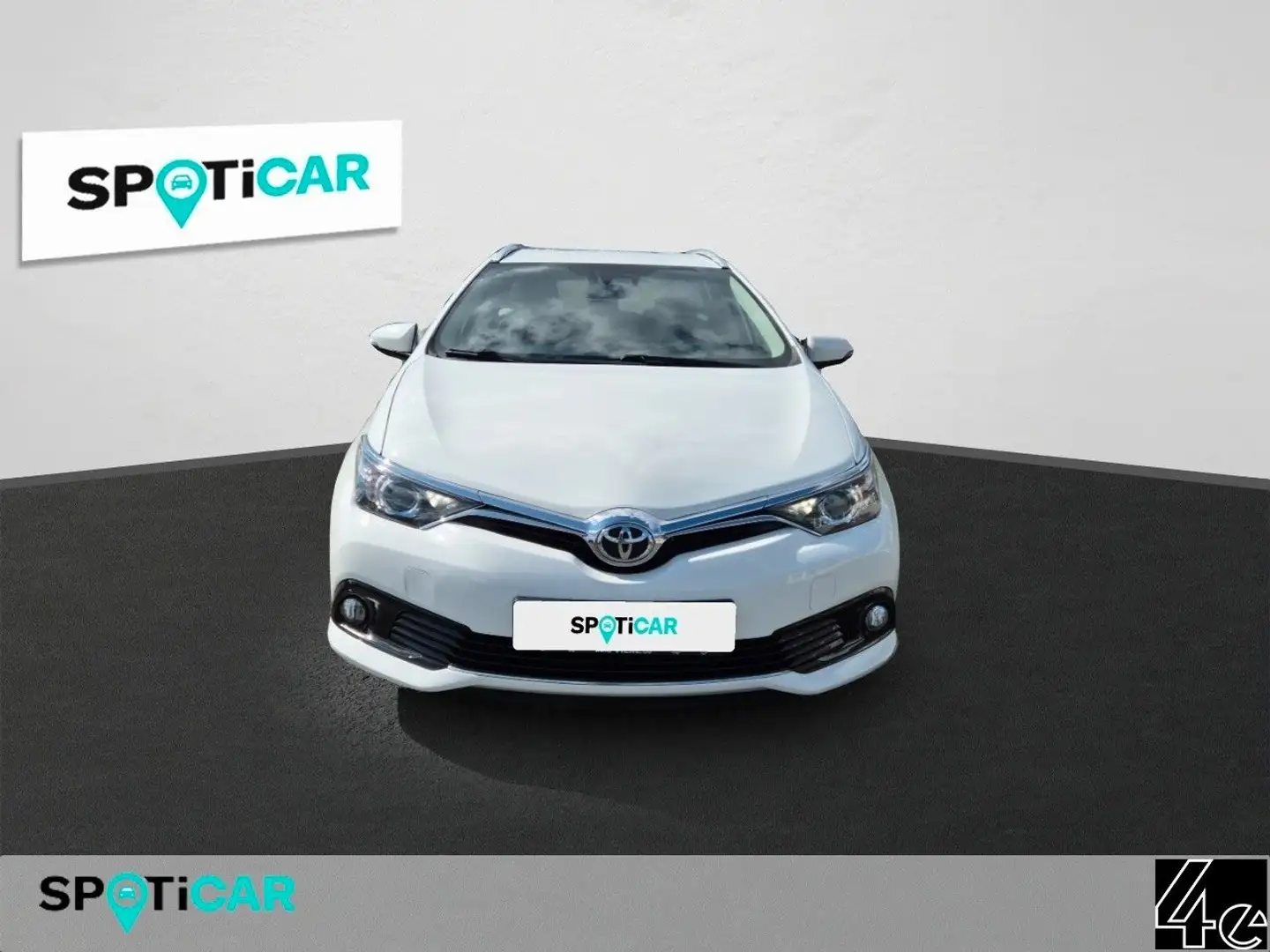 Toyota Auris Touring Sports Edition-S Белый - 2