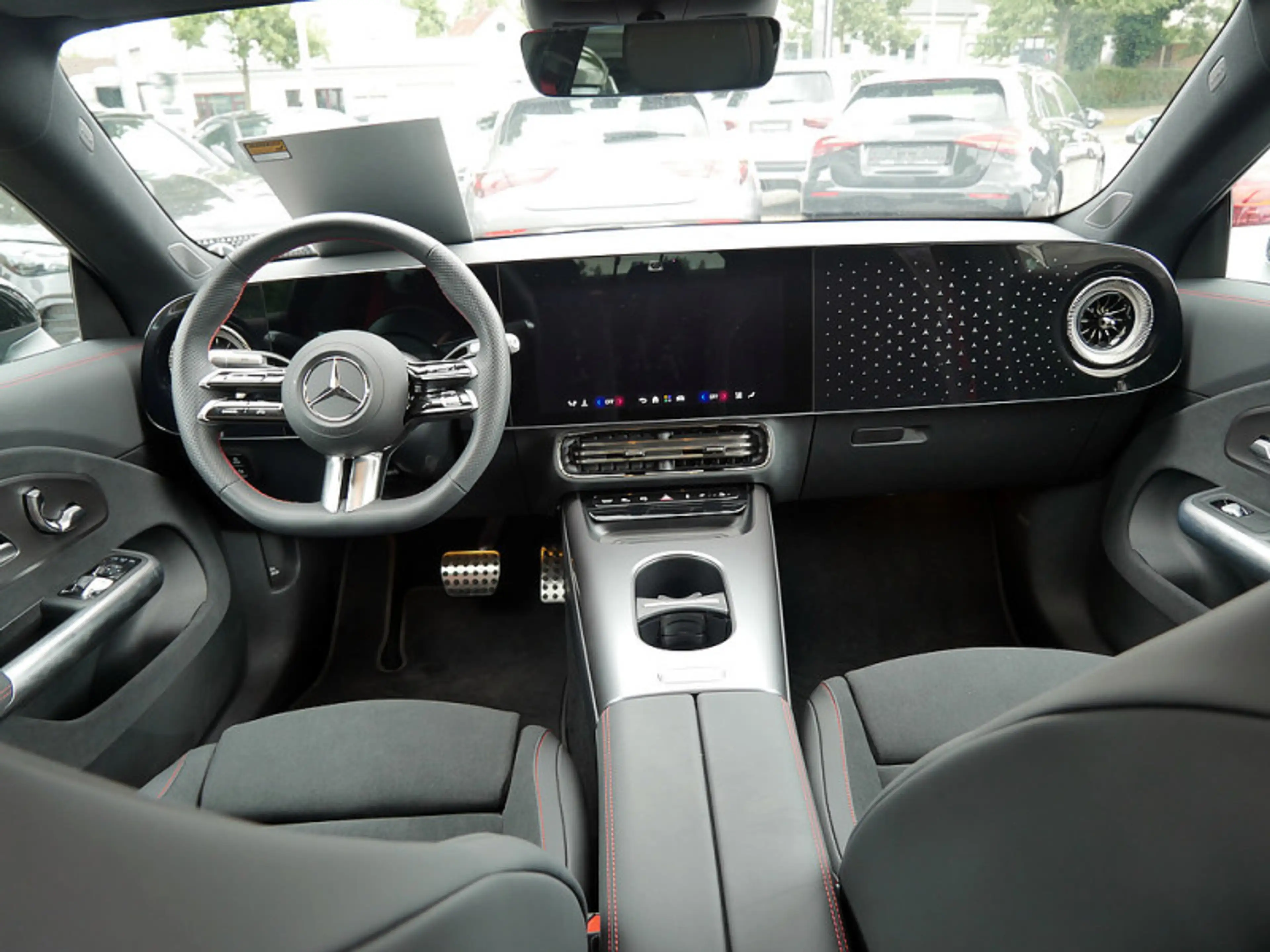 Mercedes-Benz CLA 250 + EQ , AMG NIGHT PREMIUM MEMO DISTR PANO — photo 9