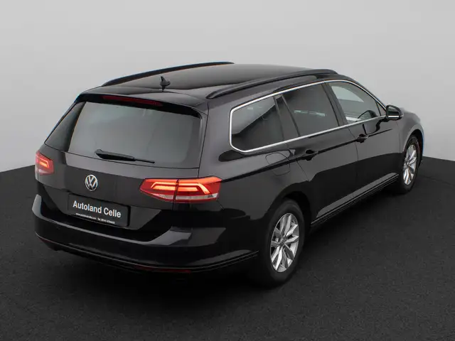 Volkswagen Passat view 7
