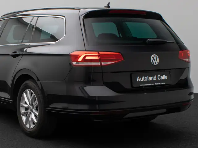 Volkswagen Passat view 15
