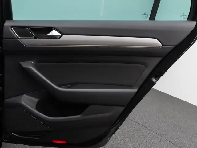 Volkswagen Passat view 30