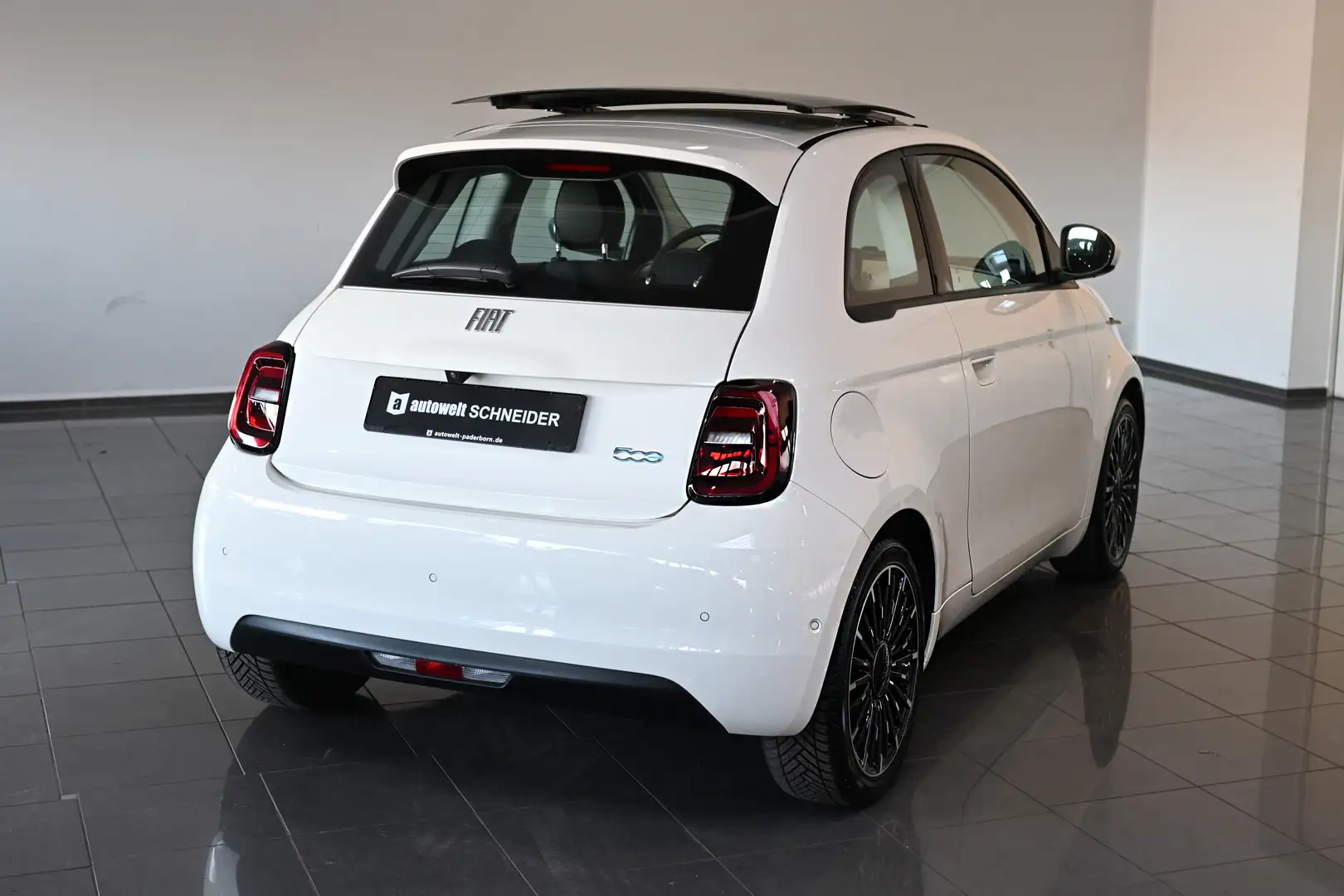 Fiat 500e Icon 42 kWh Skydome SHZ Navi LED Kamera 17 Weiß - 2