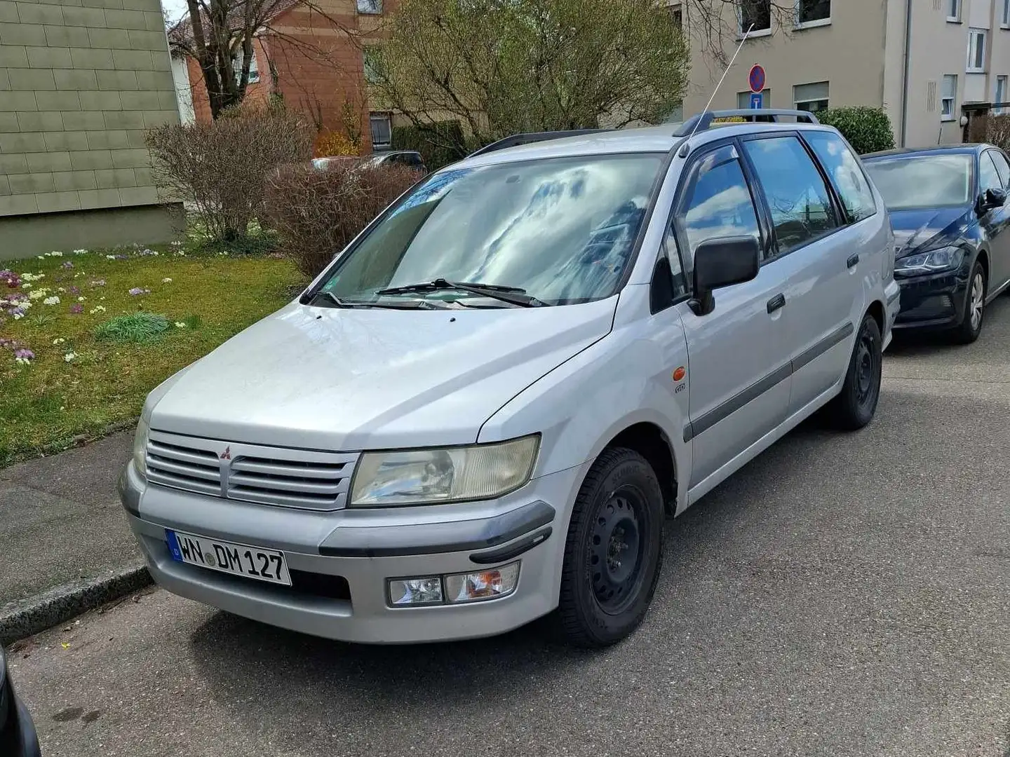 Mitsubishi Space Wagon Space Wagon GDI Motion Plus Stříbrná - 1