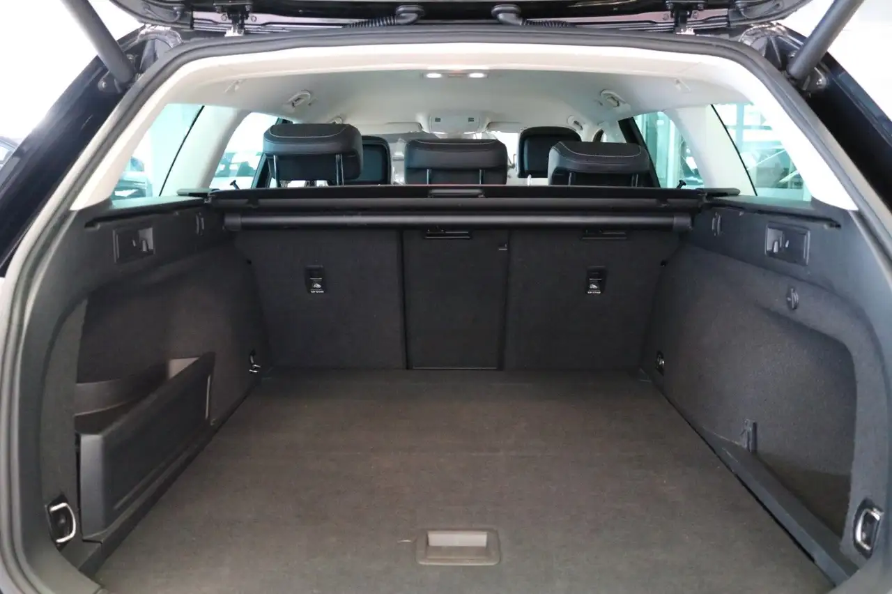 2016 Volkswagen Passat Variant Passat Highline R-Line Kamera STHZ ACC LED, photograph 9