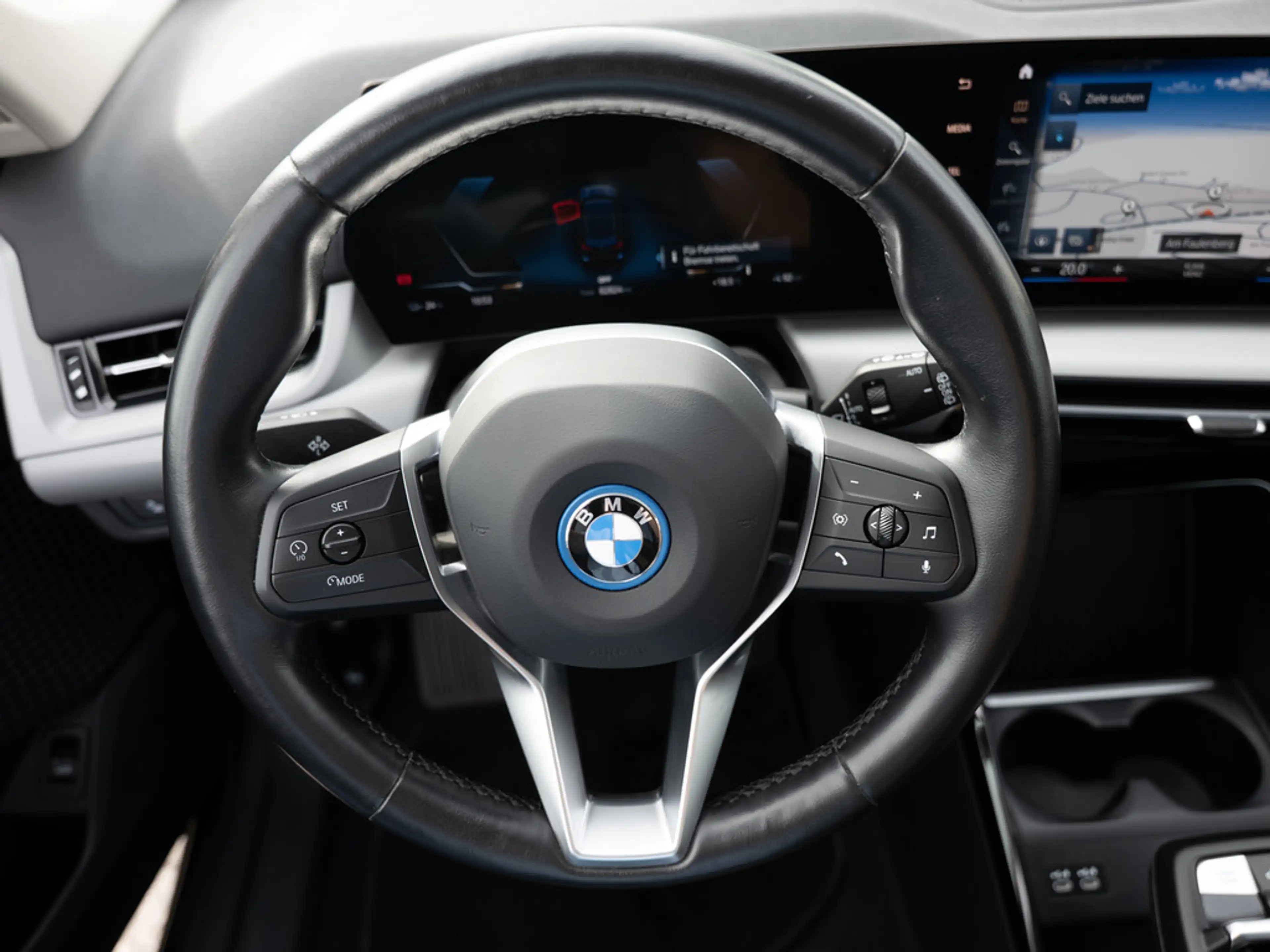 BMW X1 xDrive30 PANO LED NAVI KAMERA SHZ PDC KLIMA — photo 14