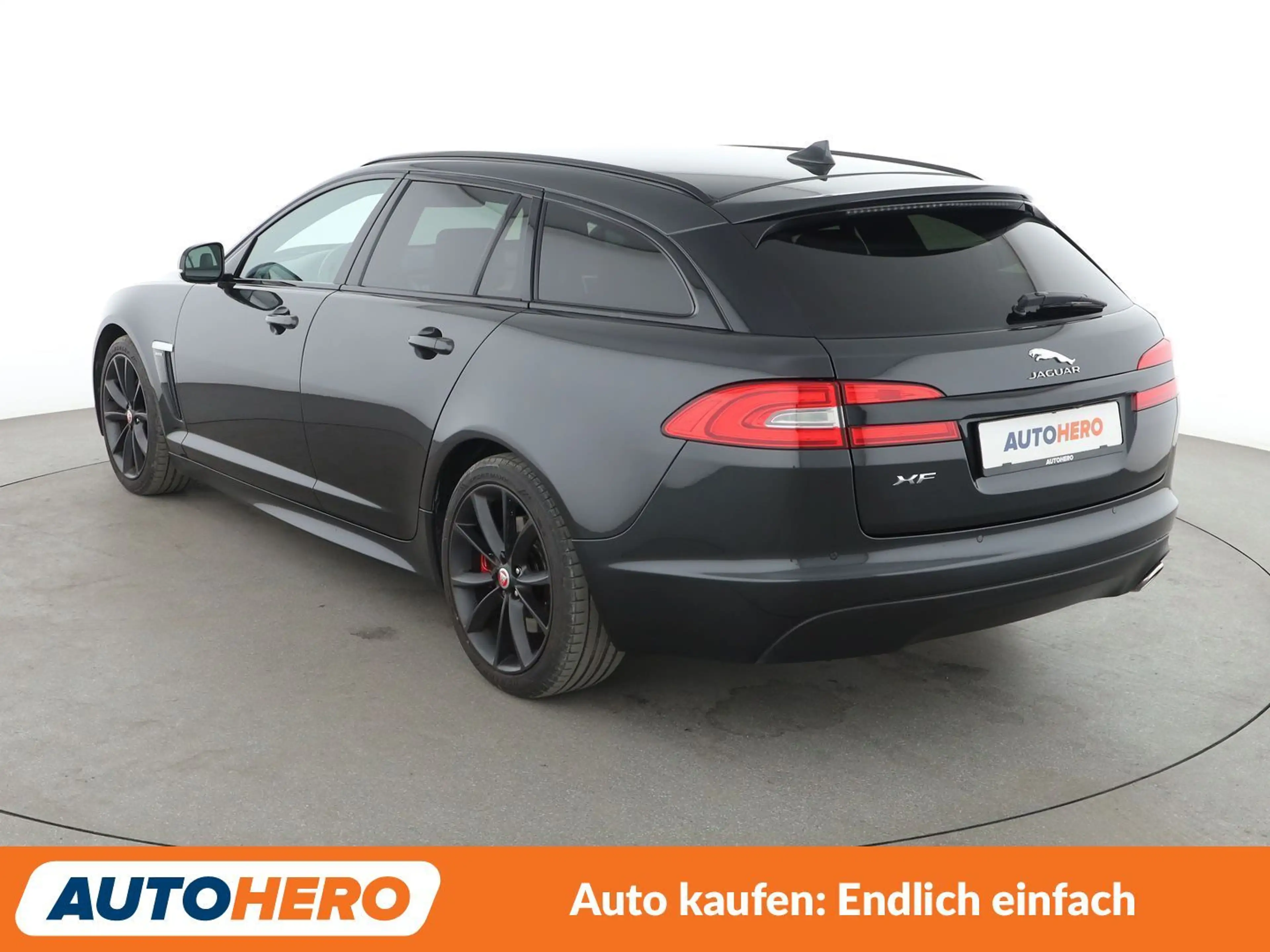 Jaguar XF 2.2 D Aut*NAVI*XENON*TEMPO*CAM*PDC*SHZ* — photo 4