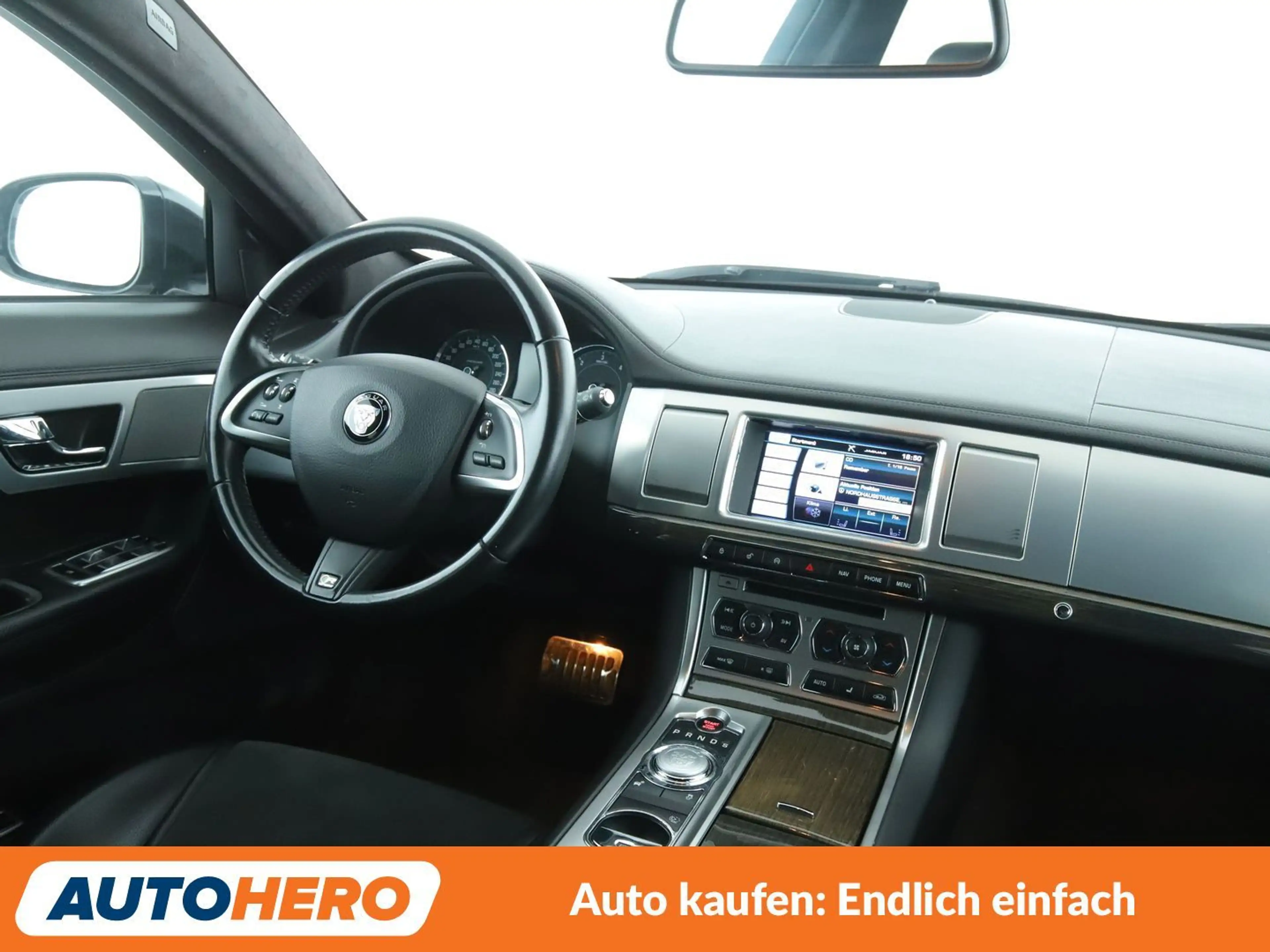 Jaguar XF 2.2 D Aut*NAVI*XENON*TEMPO*CAM*PDC*SHZ* — photo 13