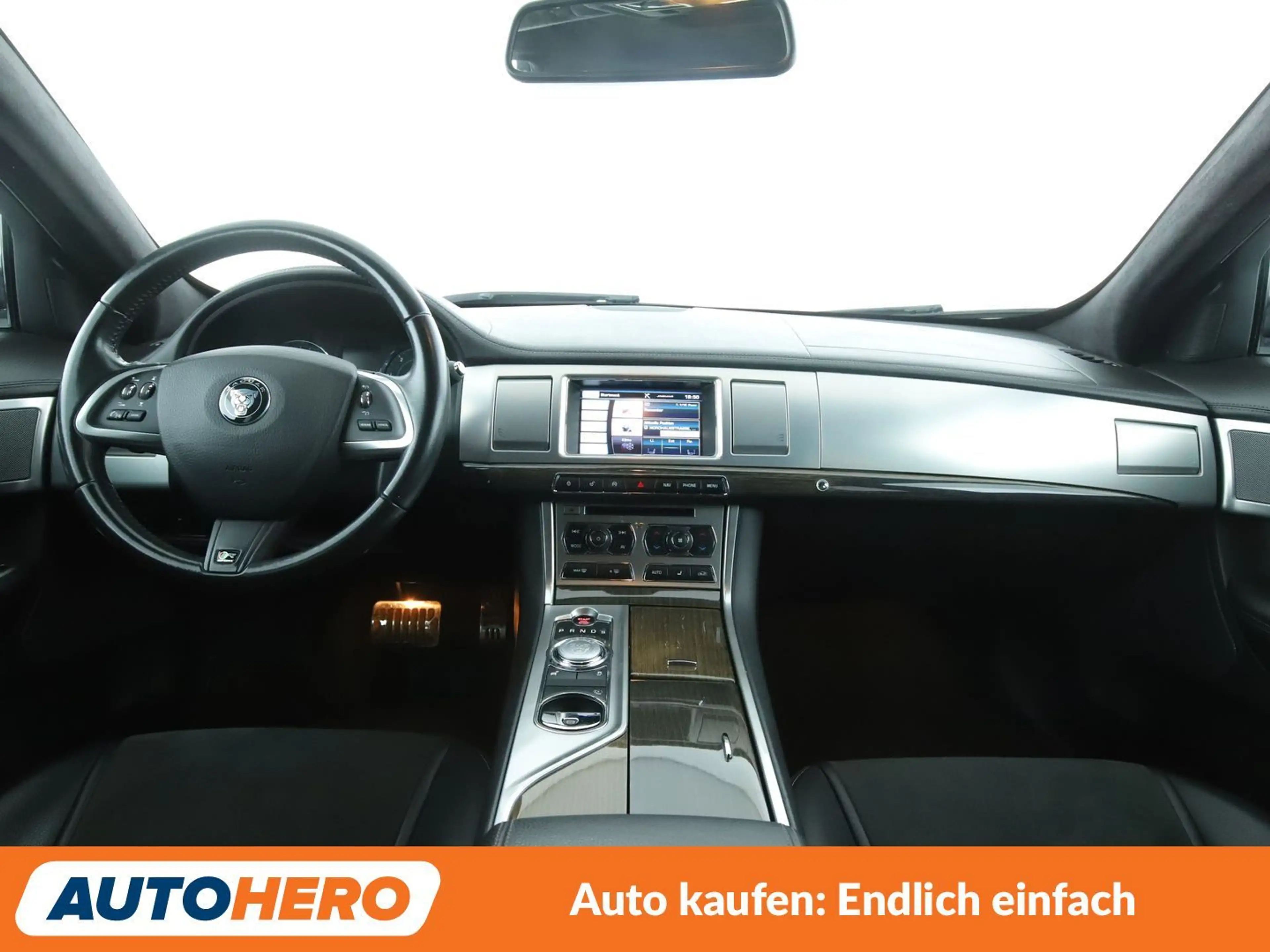 Jaguar XF 2.2 D Aut*NAVI*XENON*TEMPO*CAM*PDC*SHZ* — photo 12