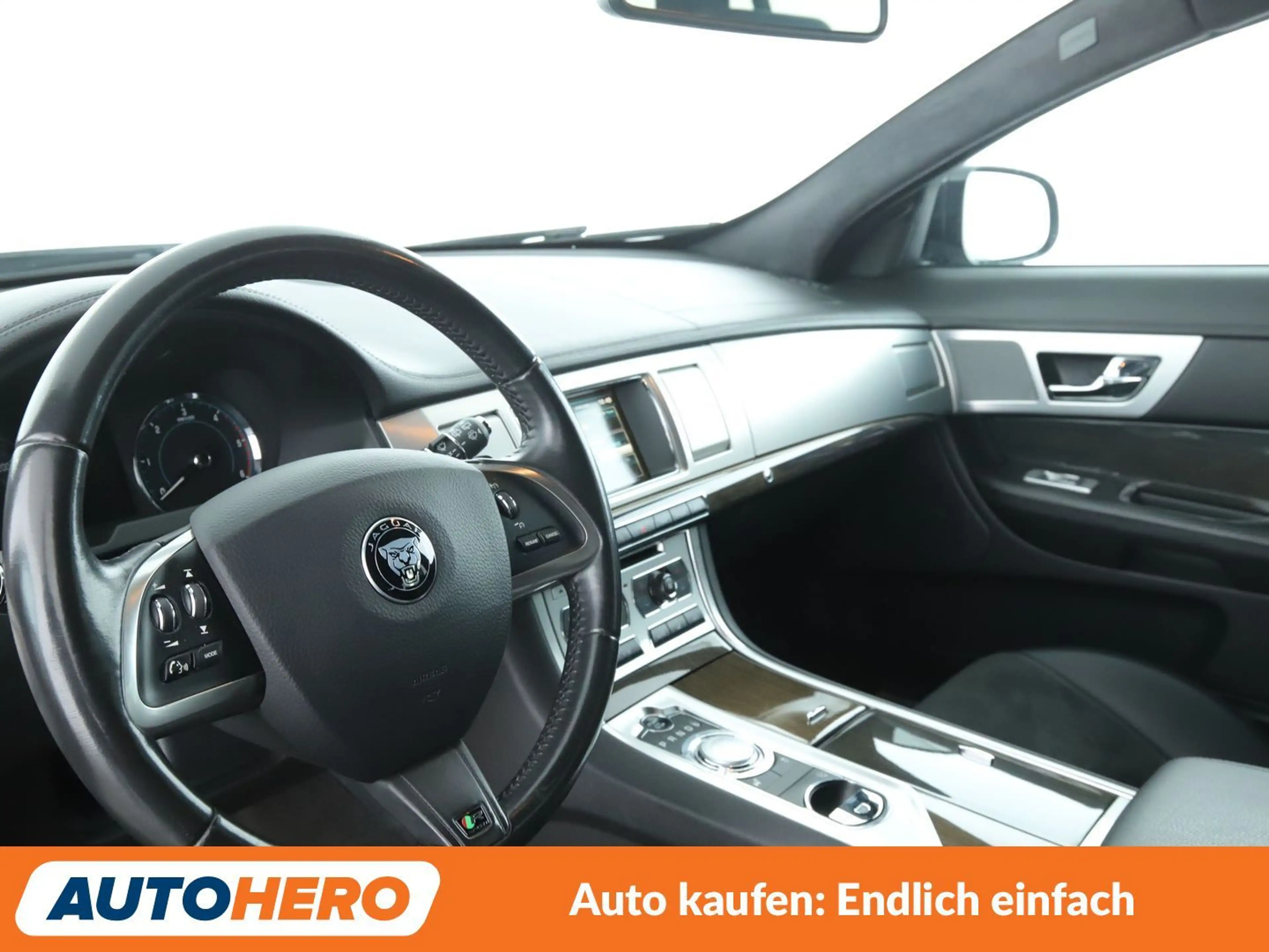 Jaguar XF 2.2 D Aut*NAVI*XENON*TEMPO*CAM*PDC*SHZ* — photo 11