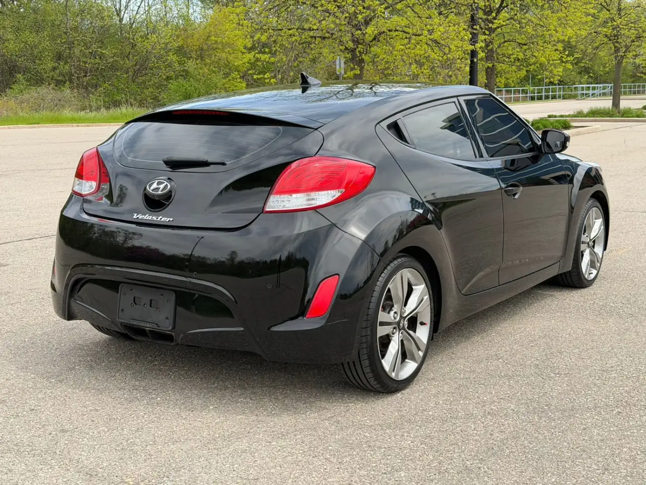 Hyundai VELOSTER снимка Hyundai VELOSTER