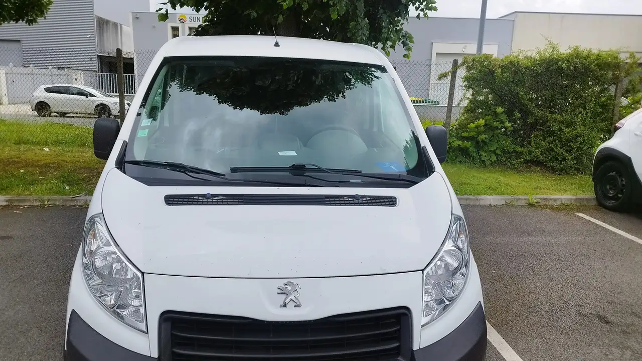 Peugeot Expert FGN TOLE 229 L2H2 2.0 HDI 130 FAP CONFOR