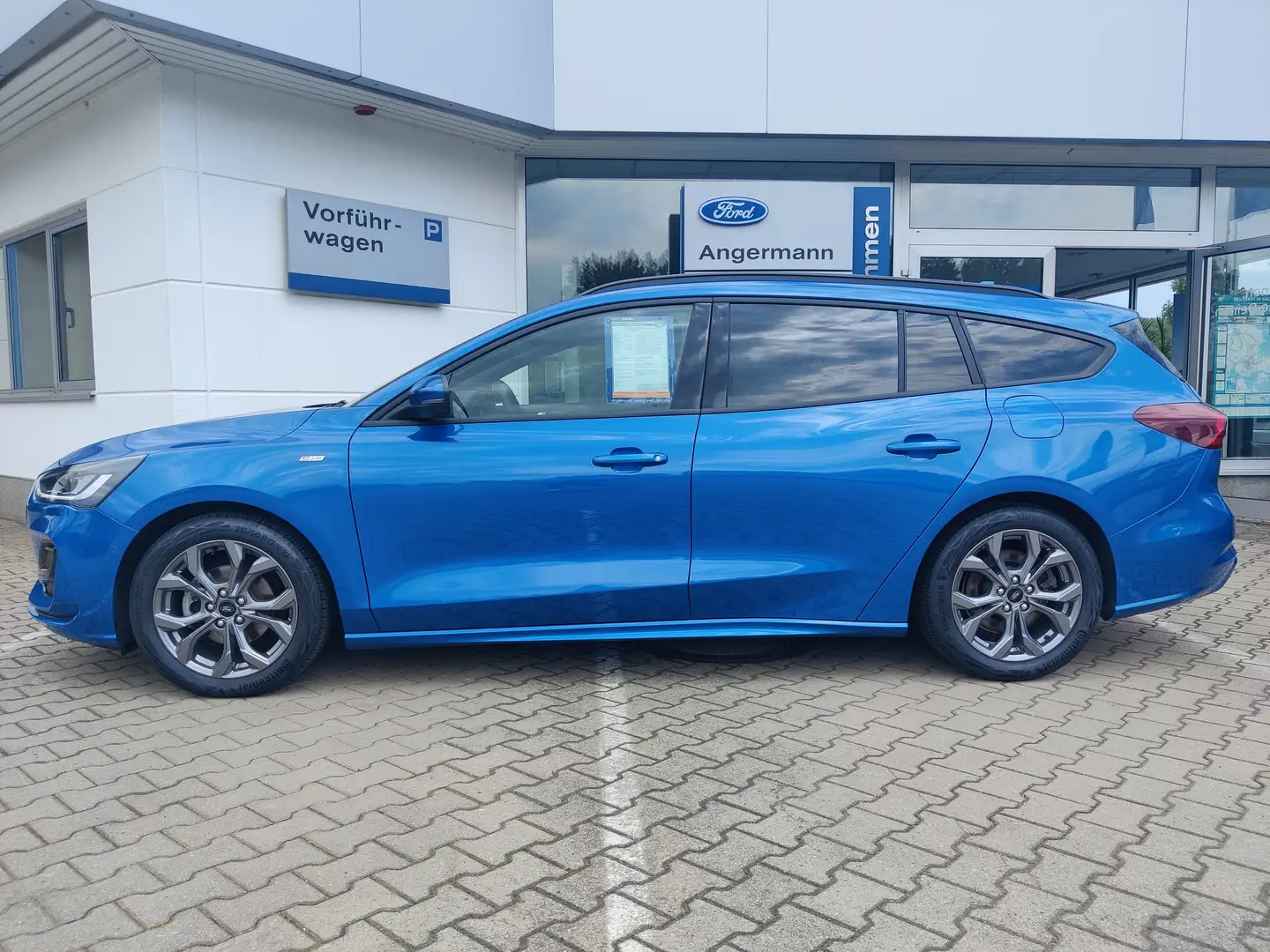 Ford Focus ST-Line X Blau - 2
